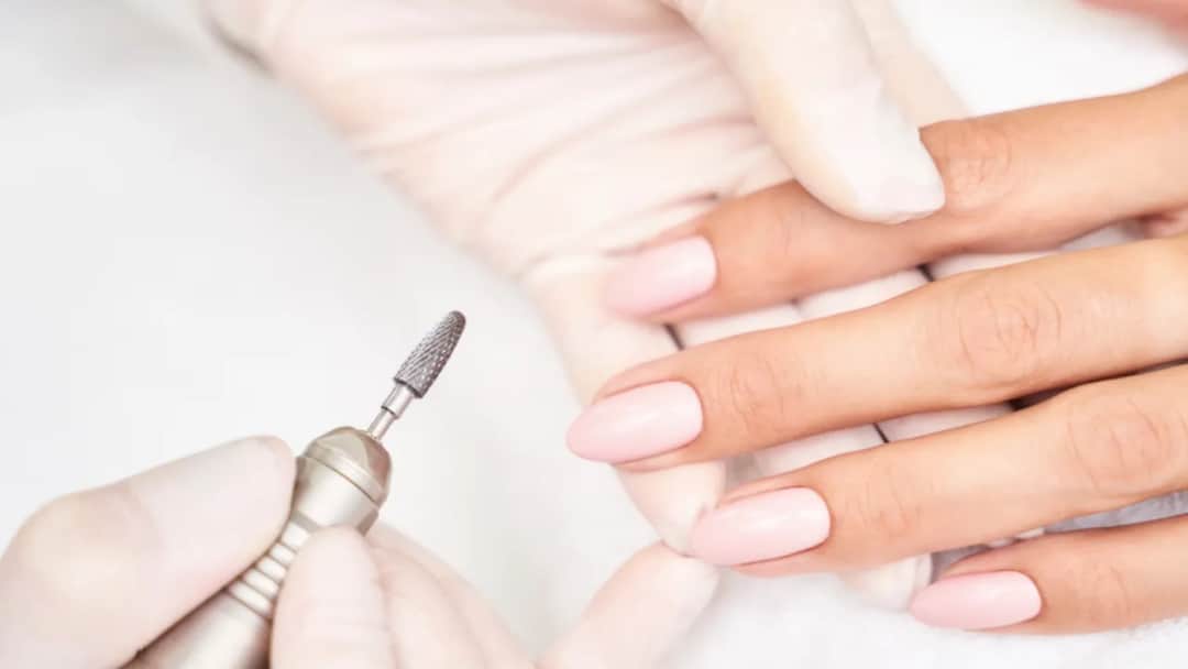 Kurs stylizacji paznokci od podstaw - zacznij karierę w kosmetyce