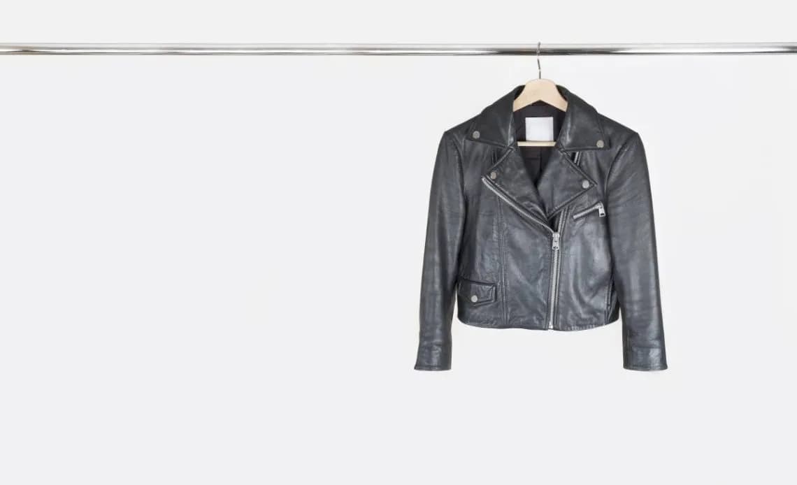 Jak wyprasować skórzaną kurtkę bez uszkodzeń - skuteczne metody