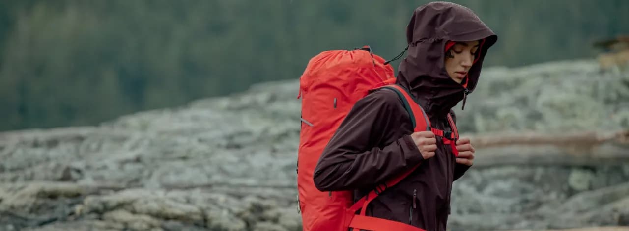 Czym jest membrana w kurtce? Odkryj jej funkcje i zastosowanie